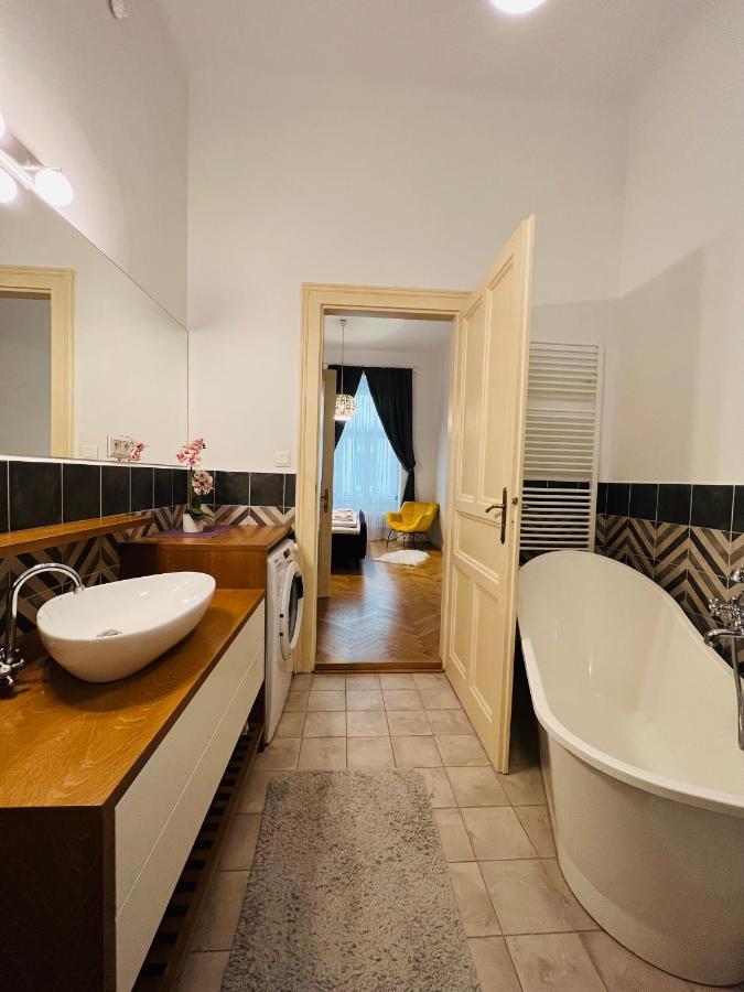 Beautiful Condo At The Old Town Bratislava Eksteriør bilde
