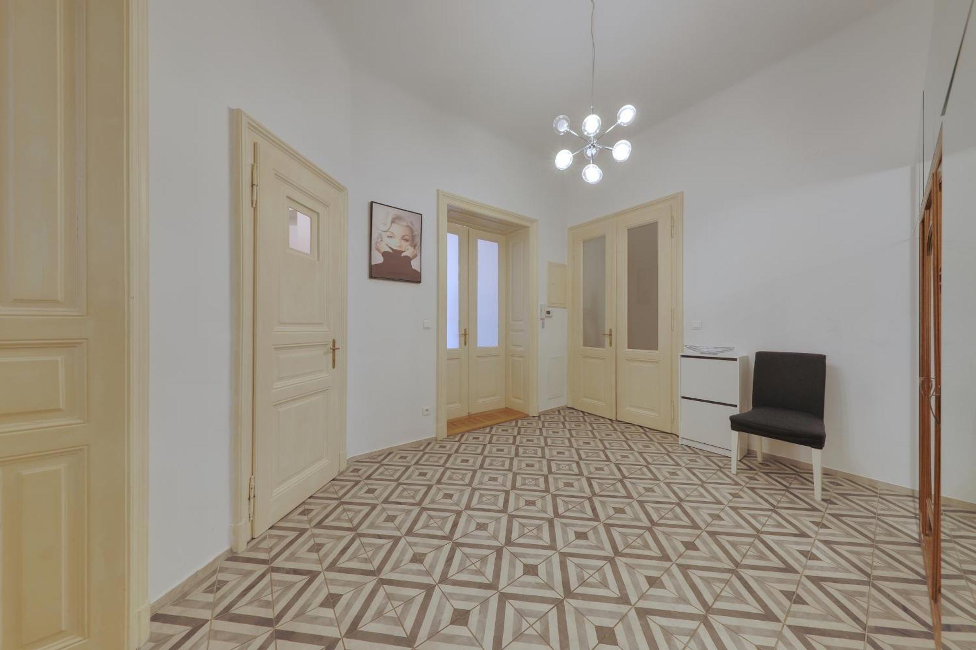 Beautiful Condo At The Old Town Bratislava Eksteriør bilde