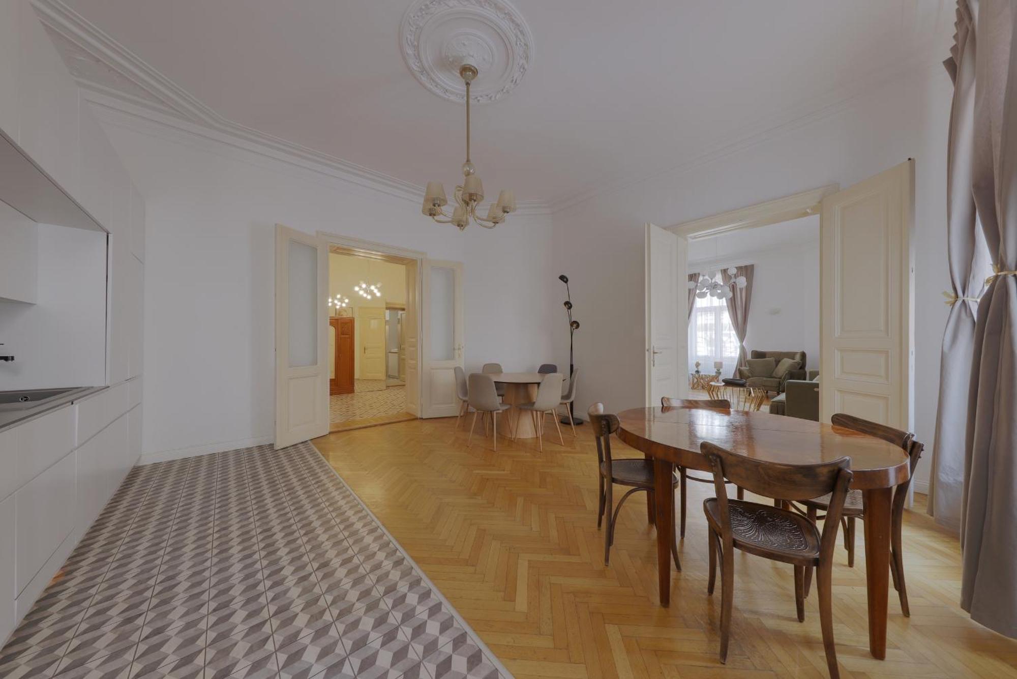Beautiful Condo At The Old Town Bratislava Eksteriør bilde